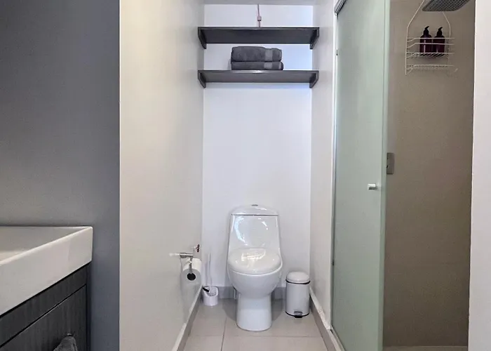 C205 - 1br - 1bth *